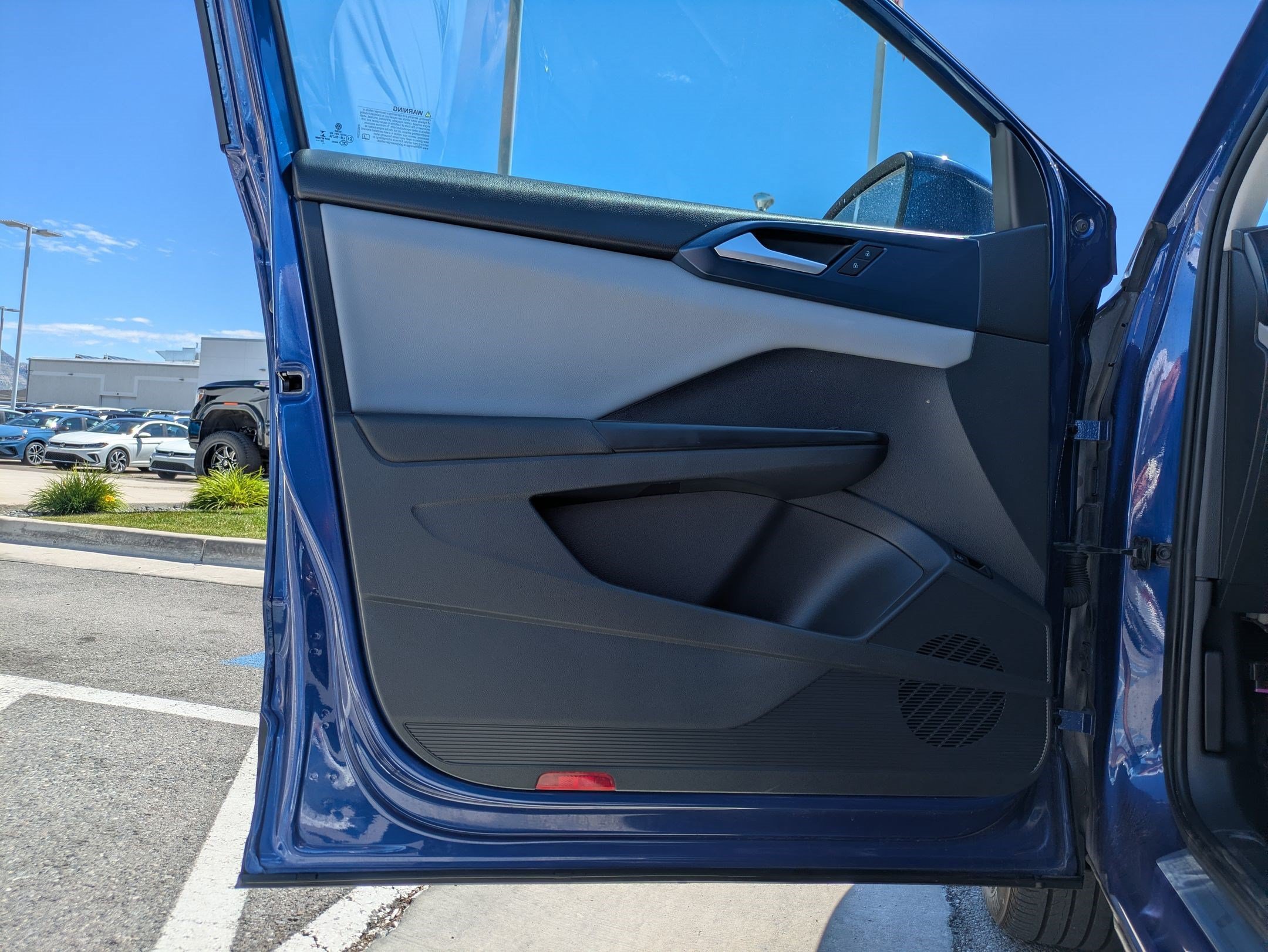 Certified Used 2023 Blue Volkswagen SE image 13
