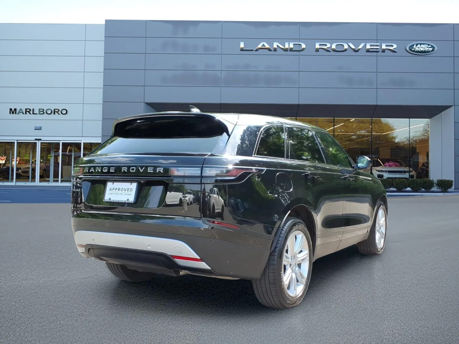 Certified Used 2026 Santorini Black Metallic Land Rover S image 2