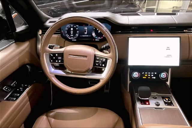 Used 2023 Santorini Black Metallic Land Rover Autobiography image 4