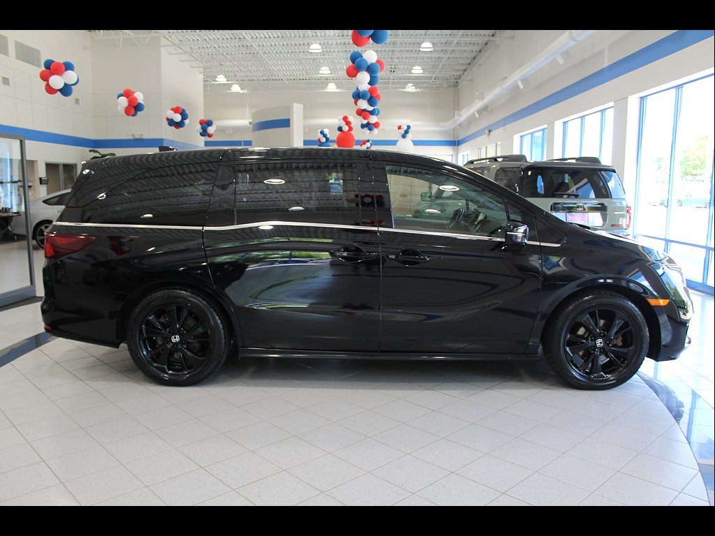 Used 2023 Crystal Black Pearl Honda Sport image 4
