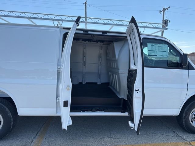 2026 Chevrolet Express Cargo Work Van - Photo 7