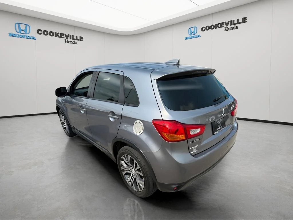 Used 2017 Silver Mitsubishi 2.0 ES image 8