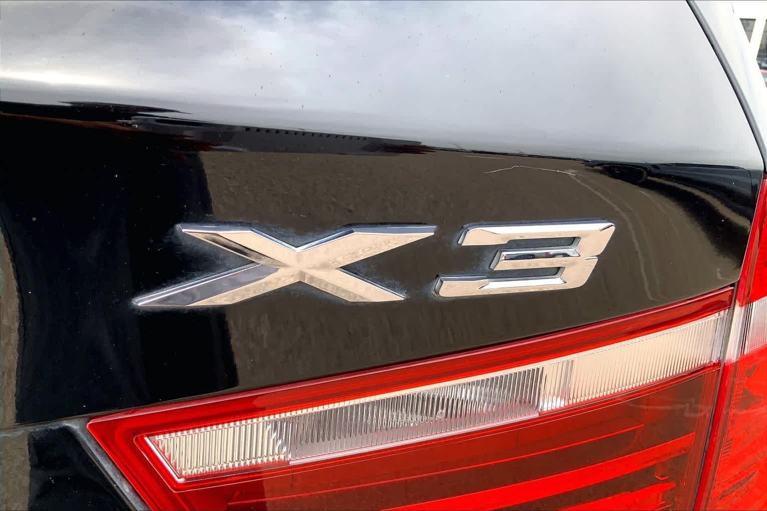 Used 2017 Black Sapphire Metallic BMW xDrive28i image 10
