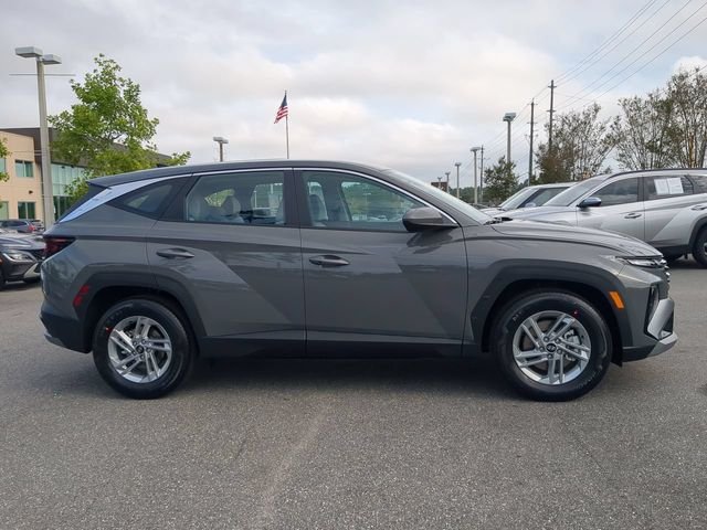 Used 2025 Gray Hyundai SE image 4
