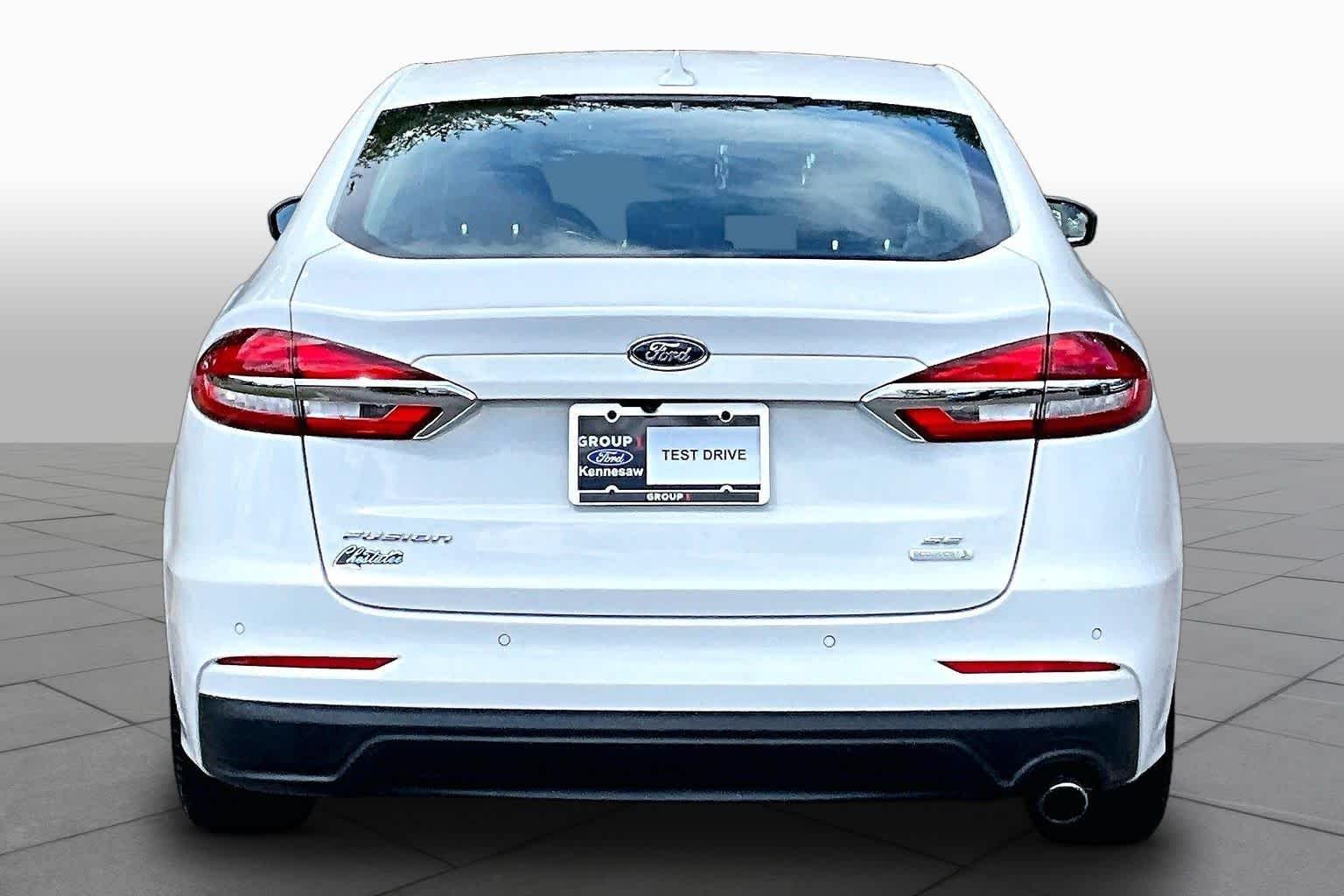 Used 2020 Oxford White Ford SE image 5