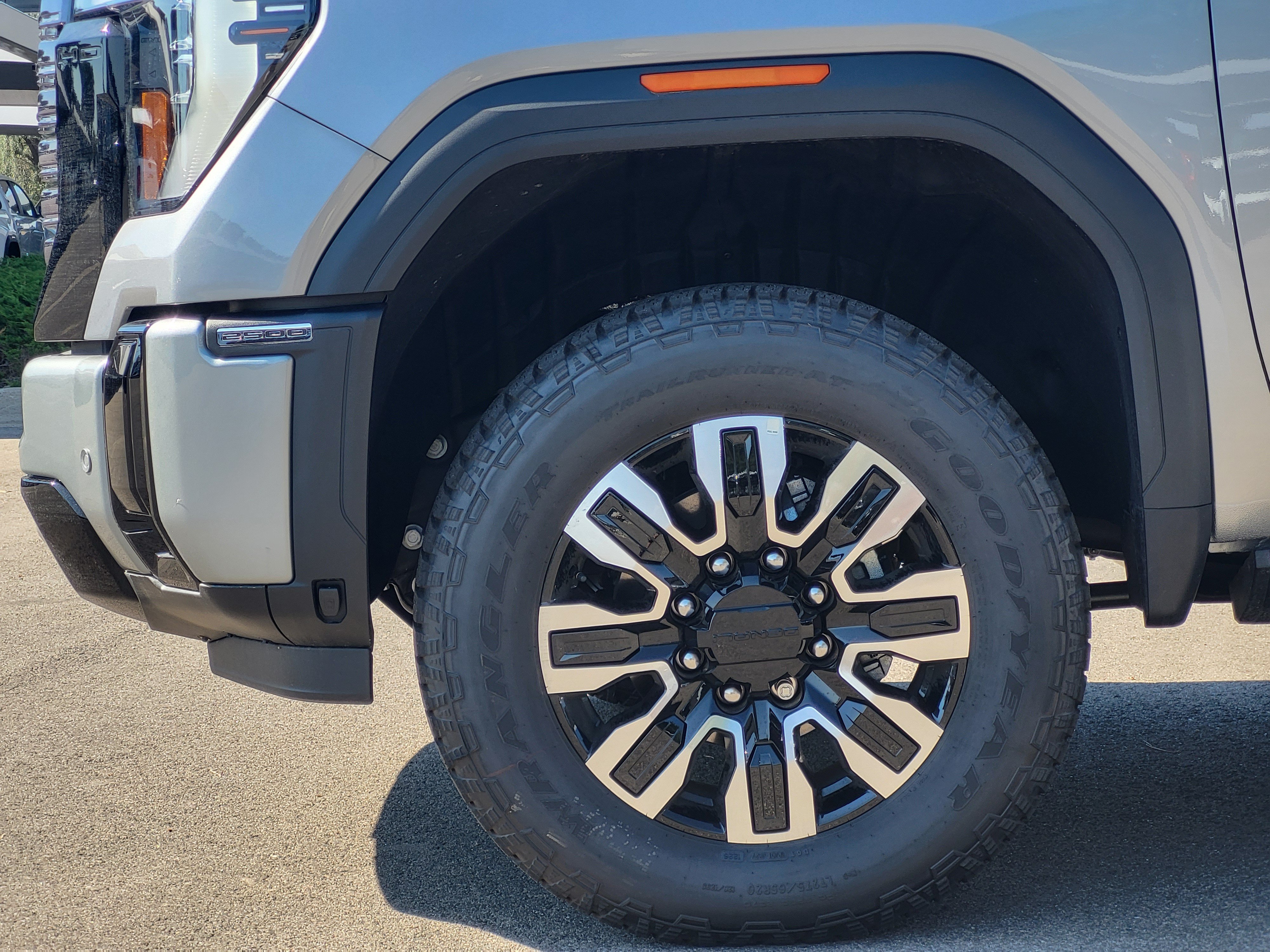 2026 GMC Sierra 2500HD Denali Ultimate - Photo 9