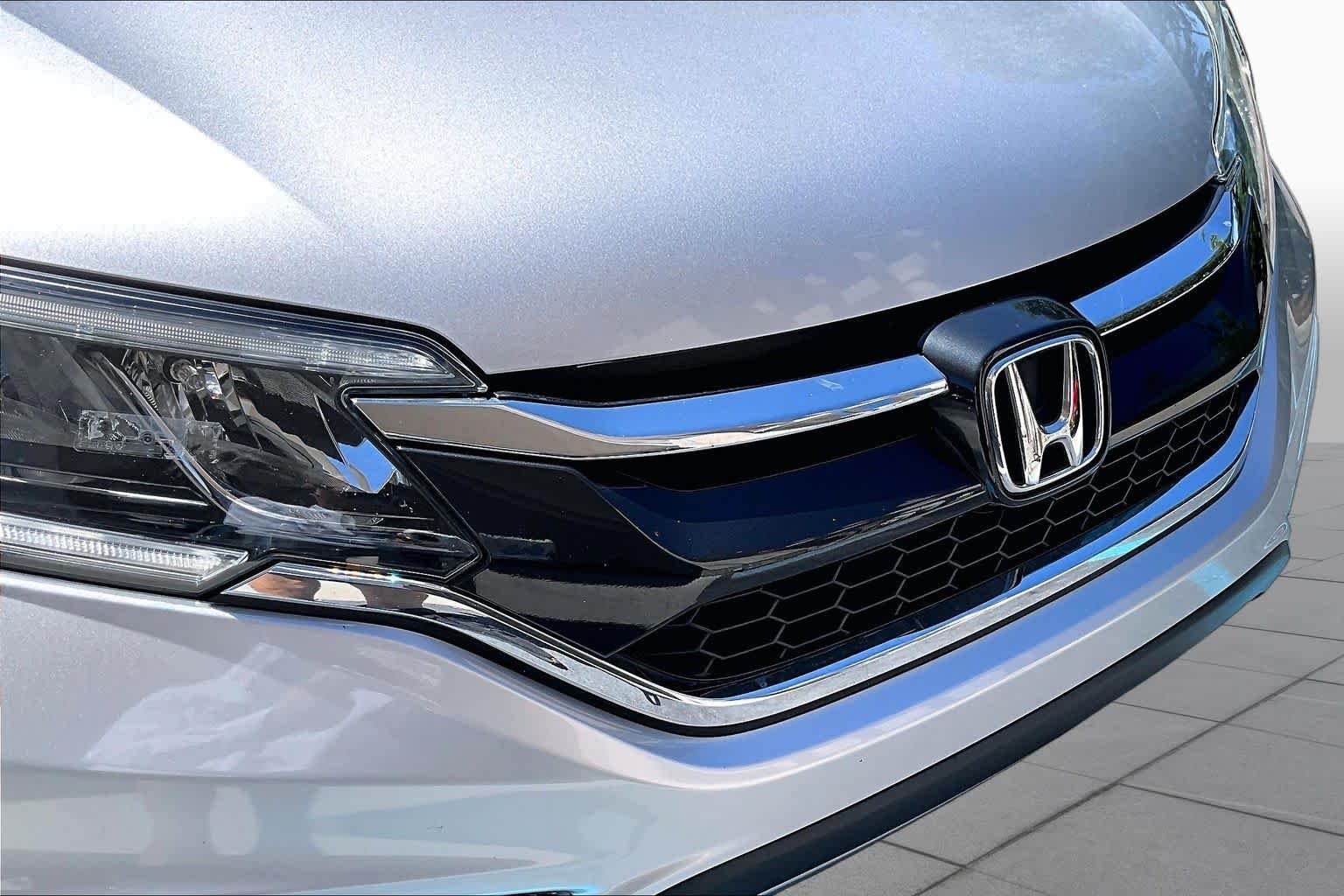 Used 2015 Alabaster Silver Metallic Honda EX-L image 30