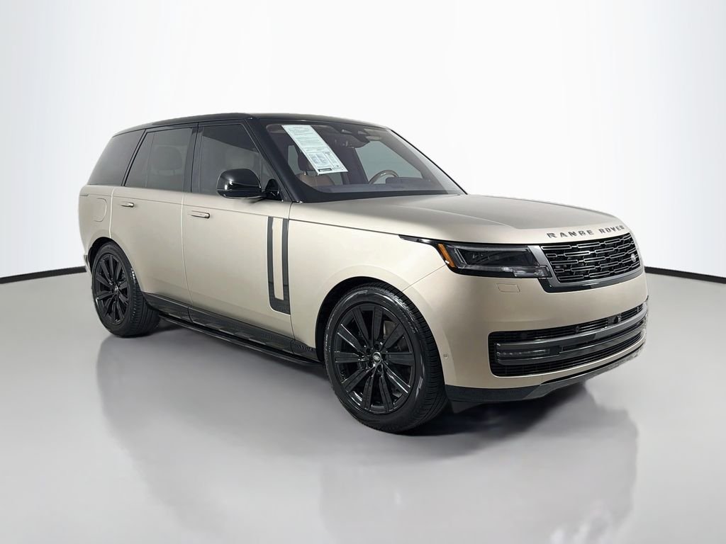 Used 2023 Gold Land Rover SE image 3