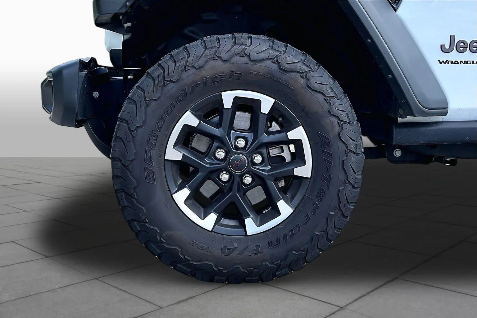 Certified Used 2025 Bright White Clearcoat Jeep Rubicon image 11
