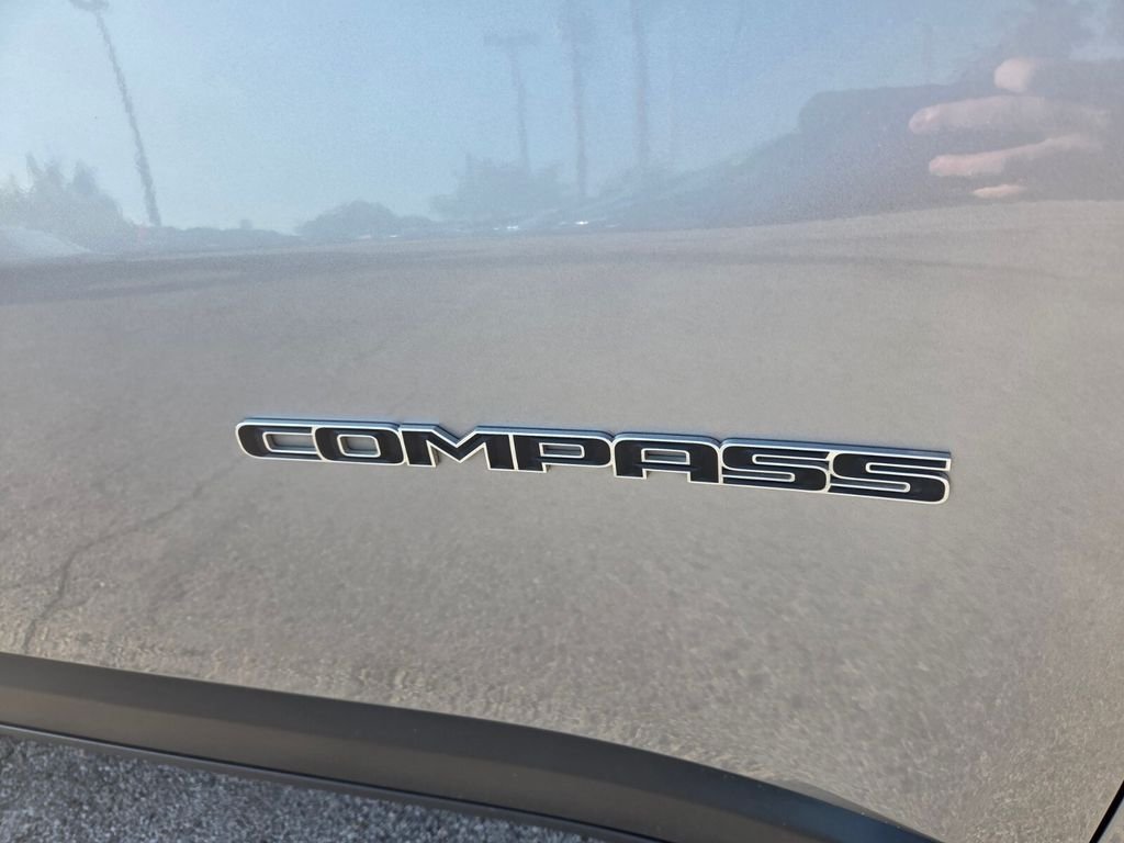 Used 2024 Gray Jeep Latitude image 4