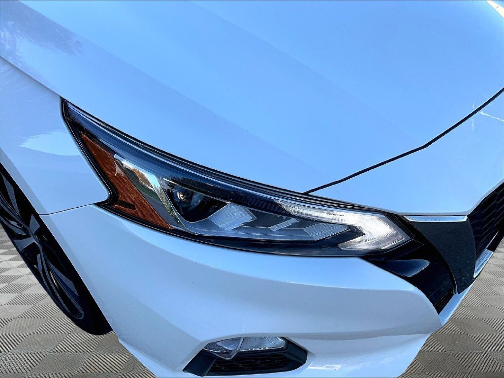 Certified Used 2021 White Nissan 2.5 SR image 31