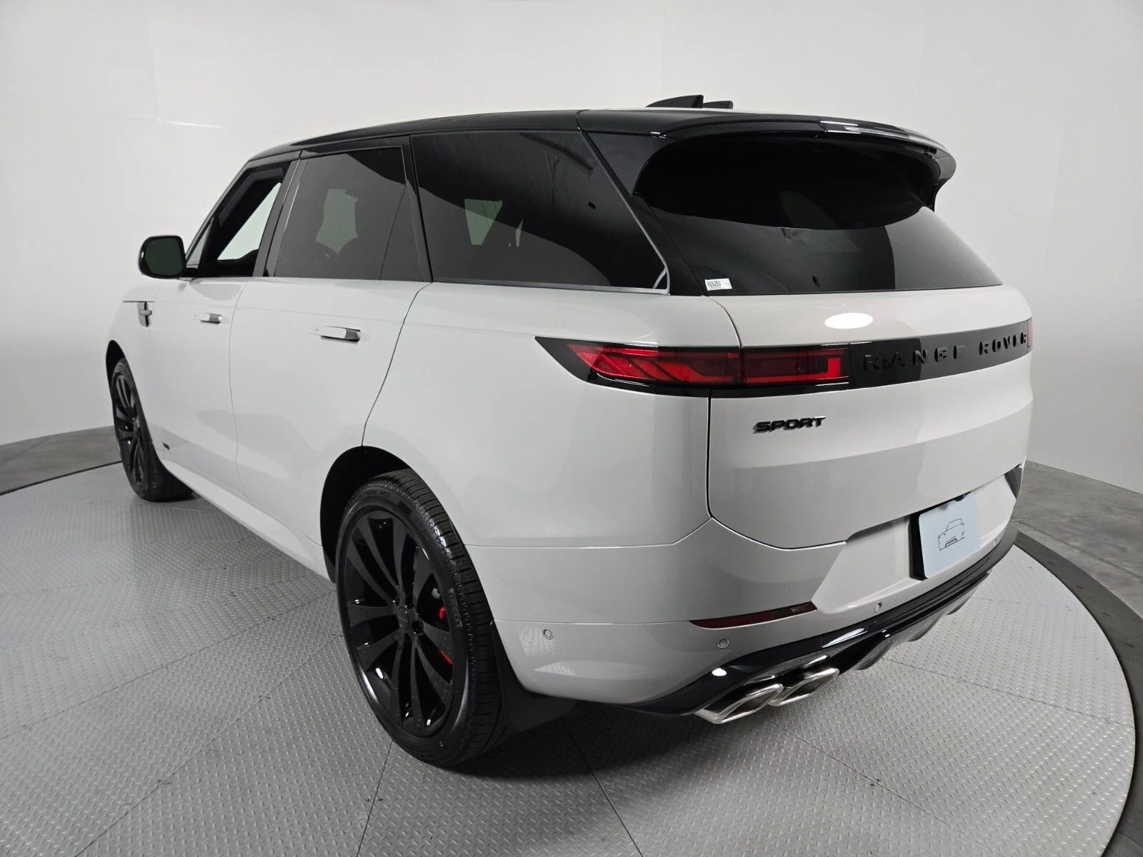 New 2026 Borasco Grey Land Rover Dynamic SE image 17