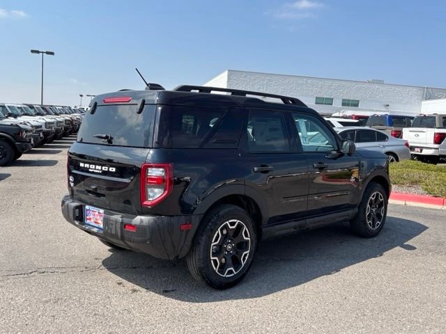New 2026 Shadow Black Ford Outer Banks® image 5