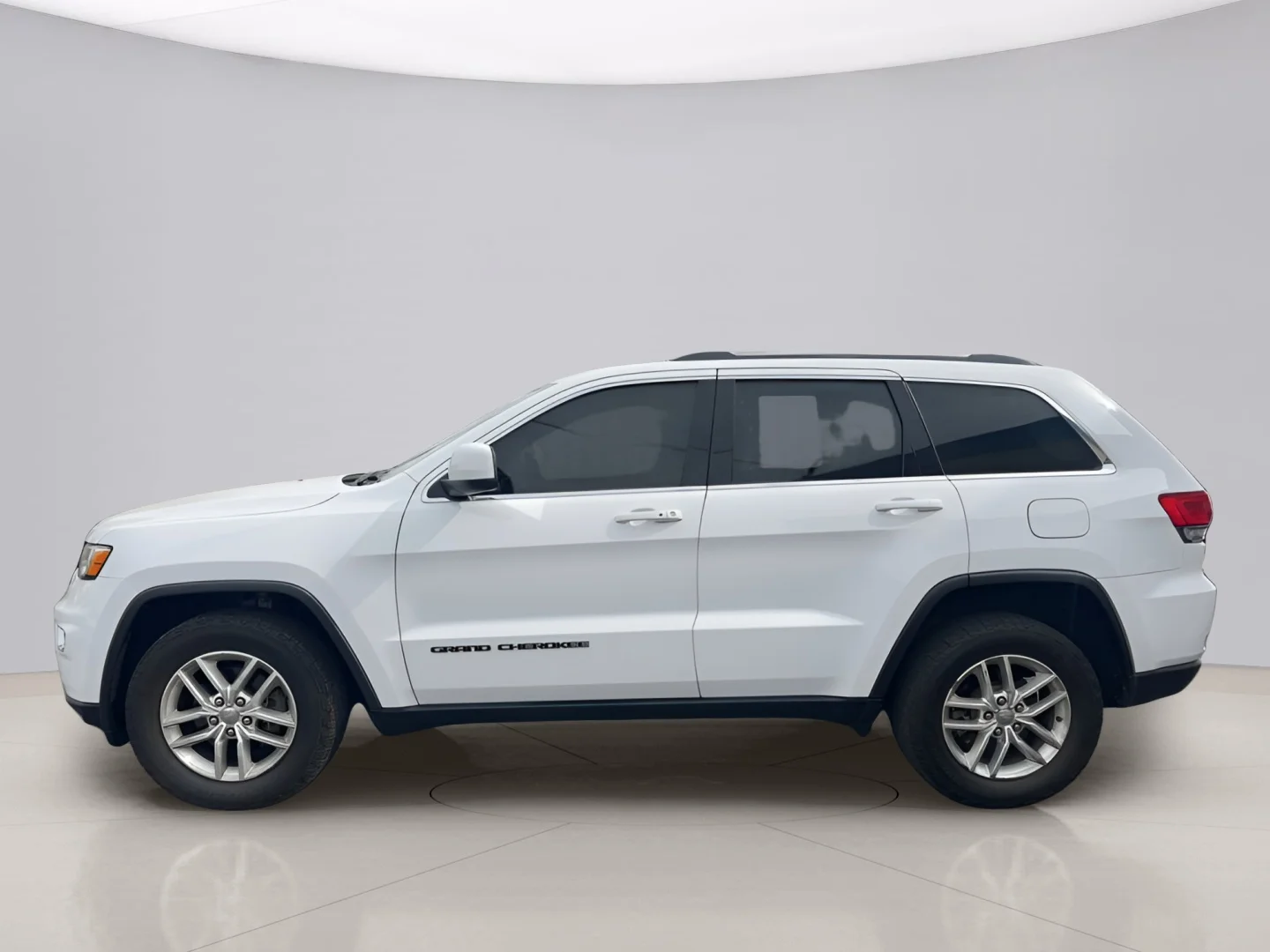 Used 2017 White Jeep LAREDO image 5