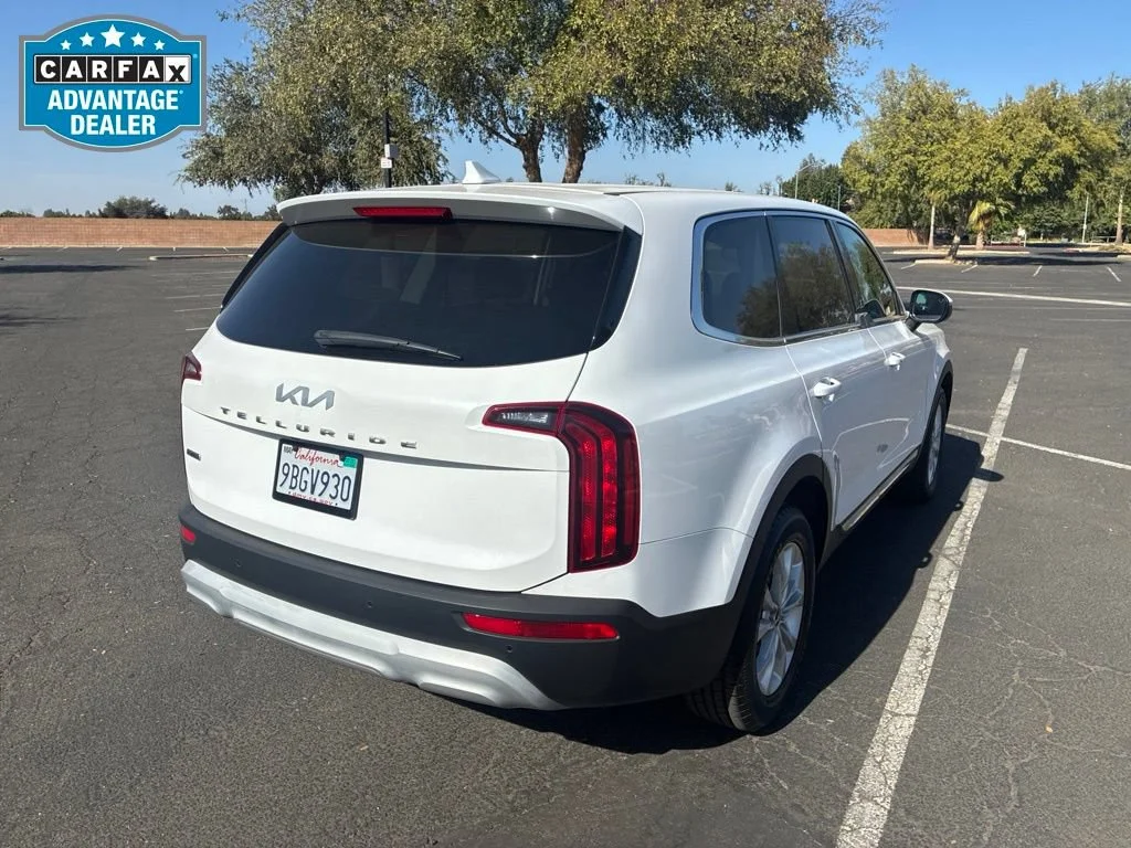 Used 2022 Glacial White P Kia LX image 3