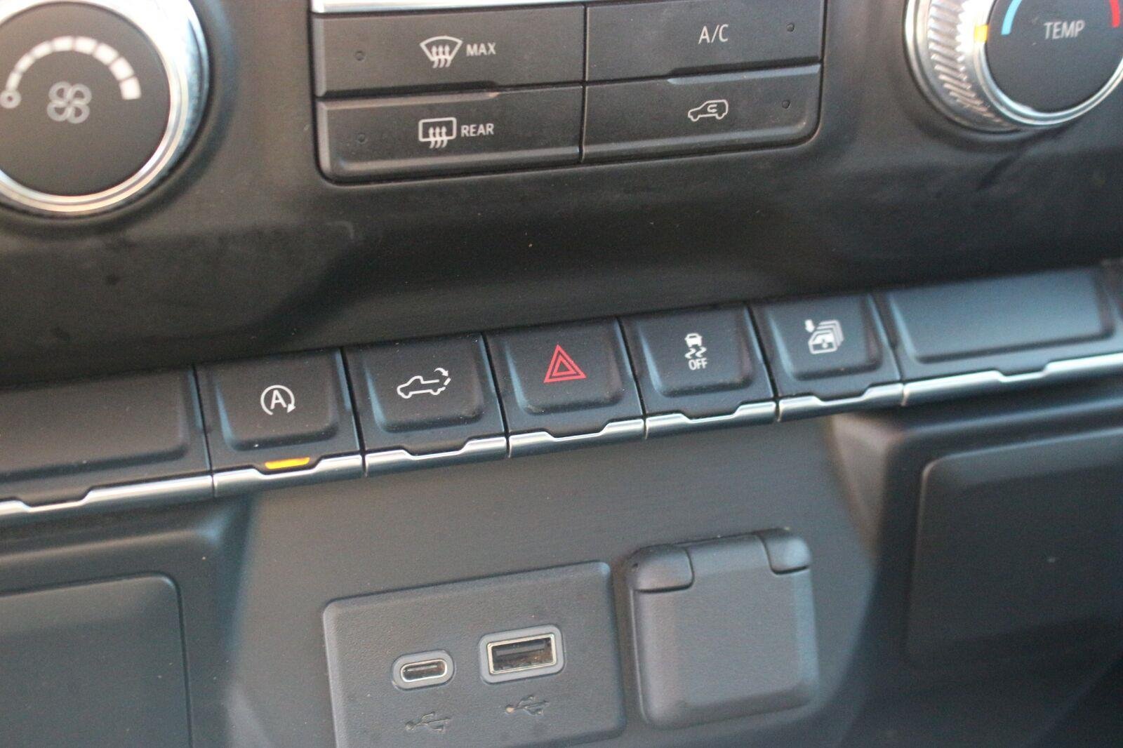 Used 2020 ONYX BLACK GMC Elevation image 26