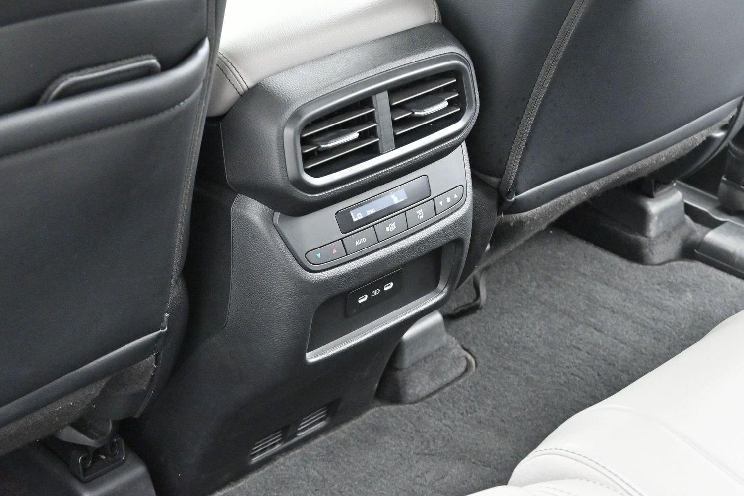 Used 2024 Lunar Silver Metallic Honda EX-L image 31