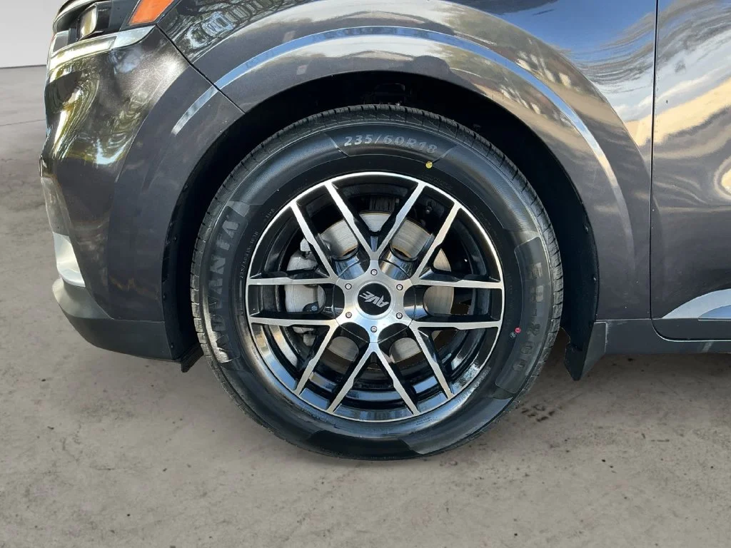 Used 2022 Gray Kia LXS image 13