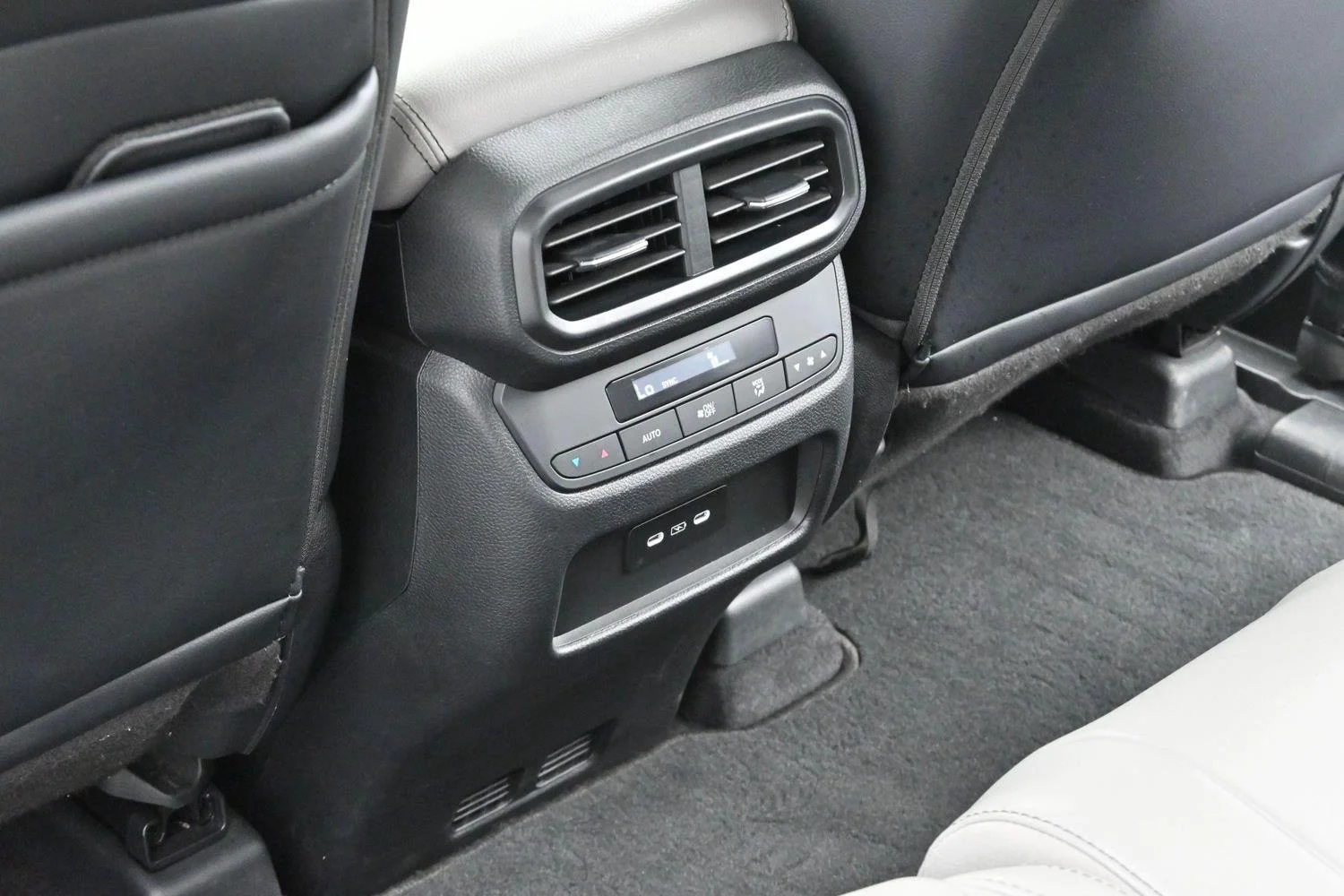 Used 2024 Lunar Silver Metallic Honda EX-L image 31