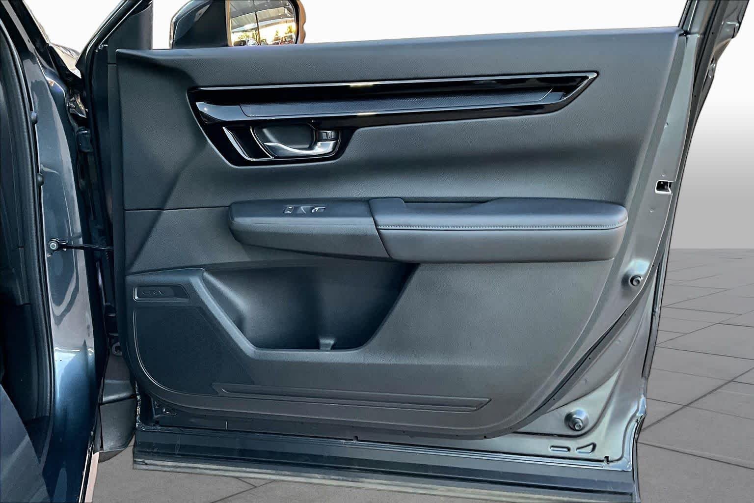 Used 2025 Meteorite Gray Metallic Honda EX-L image 21