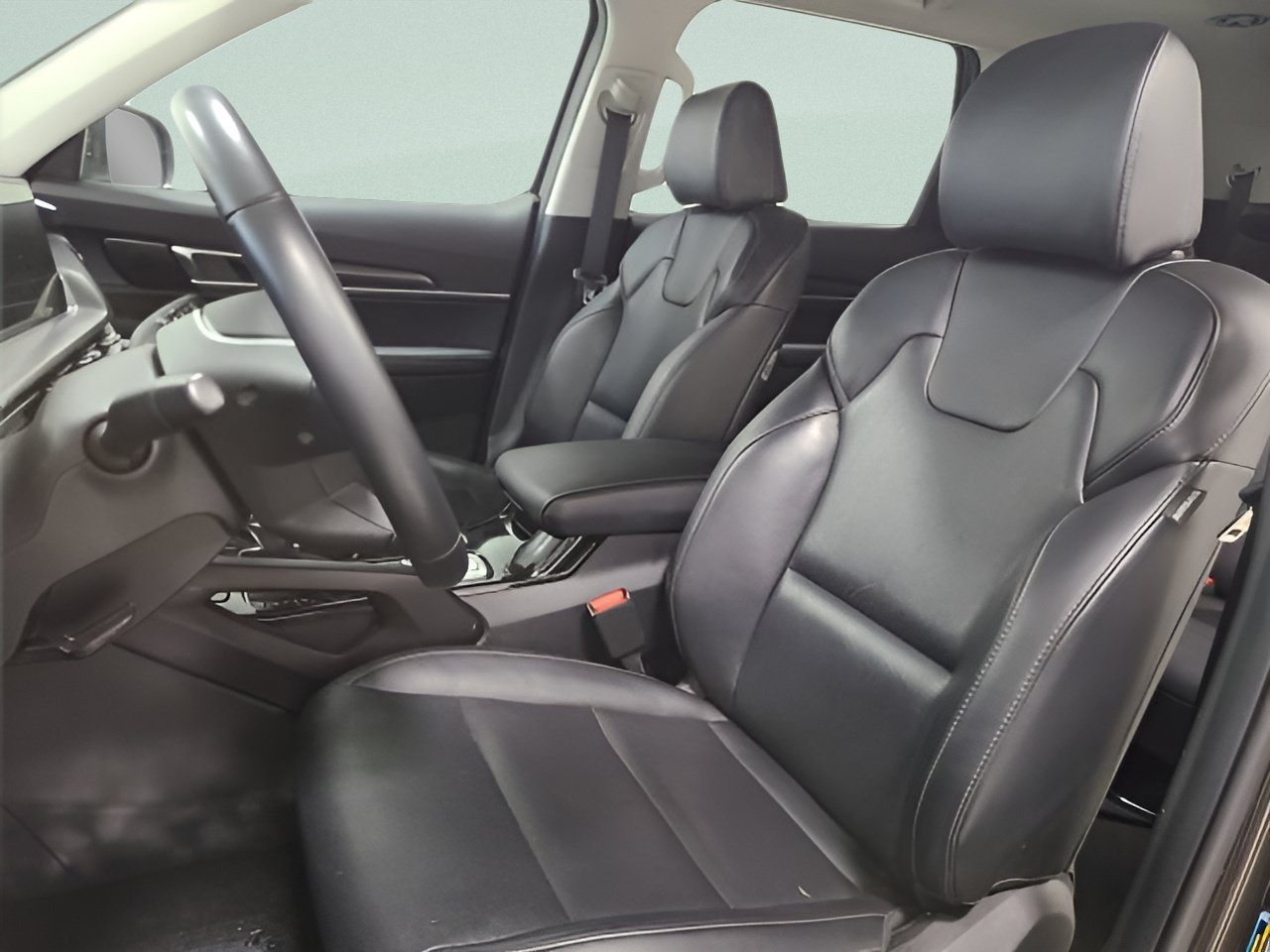 Used 2024 Dark Moss Kia S image 18