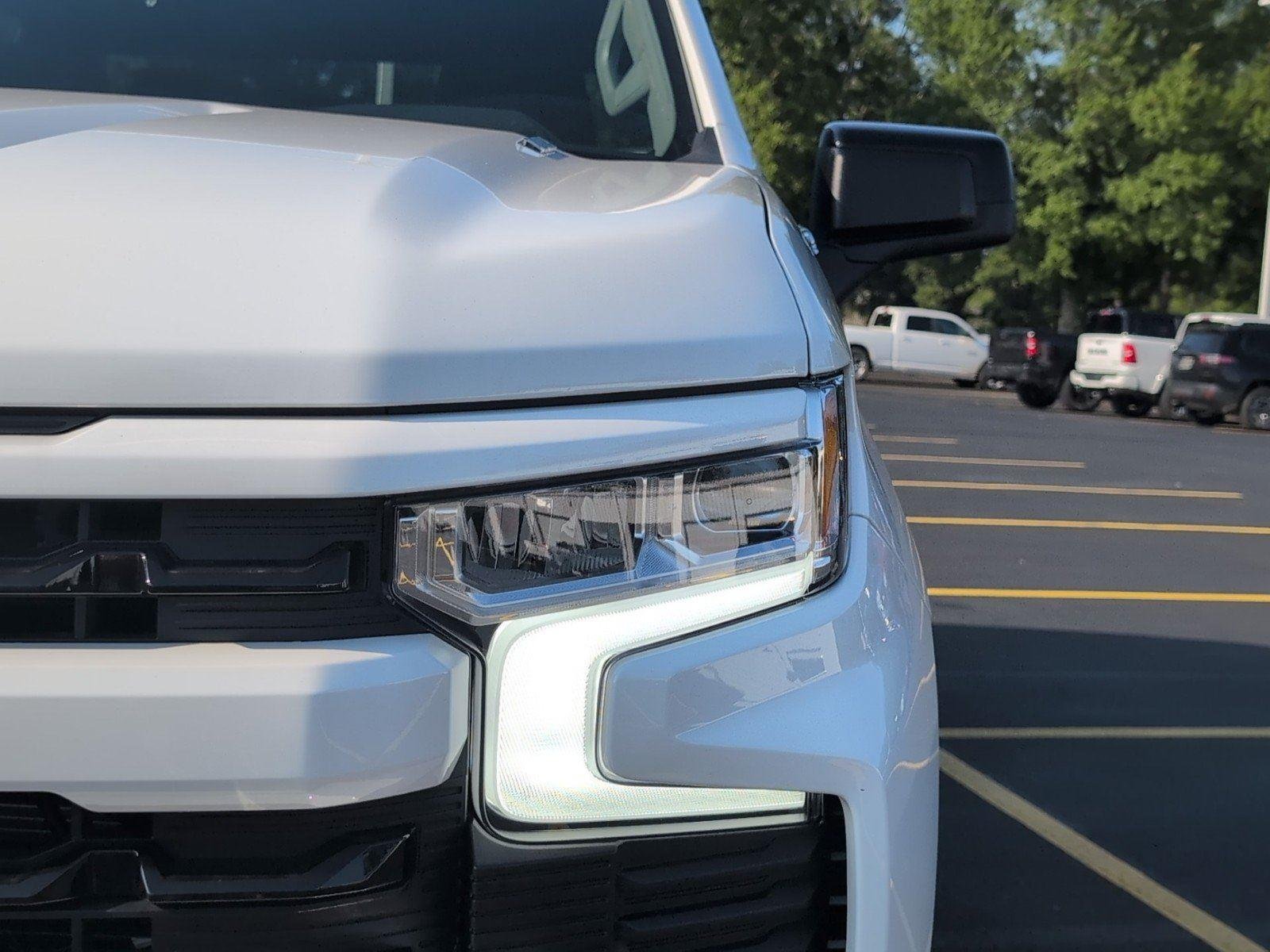 New 2026 Summit White Chevrolet RST image 12