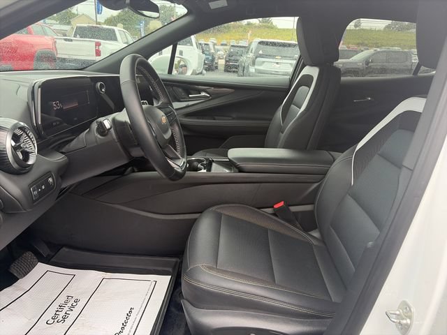 Used 2024 Summit White Chevrolet LT image 9