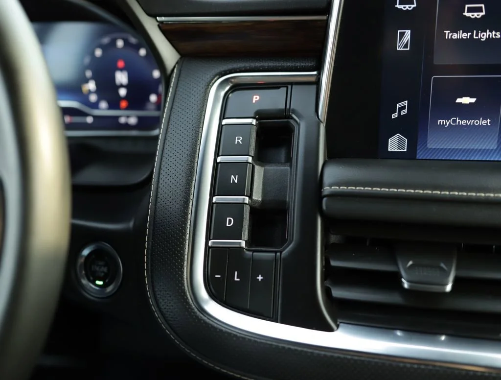 2023 Chevrolet Suburban Premier - Photo 19