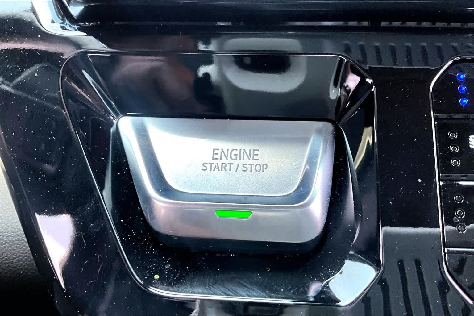 Used 2025 Onyx Black GMC Denali Ultimate image 63