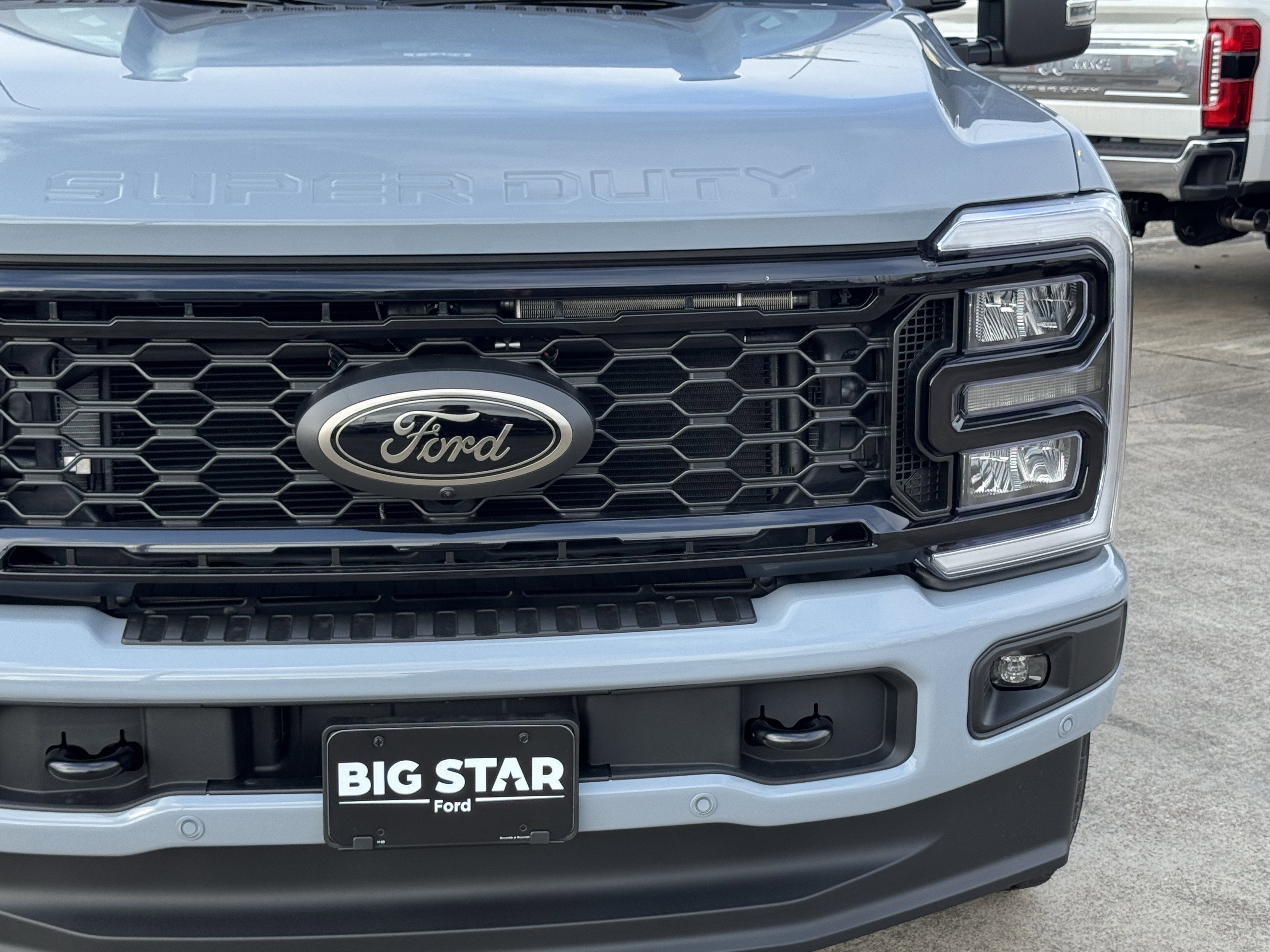 New 2026 Gray Metallic Ford LARIAT image 4