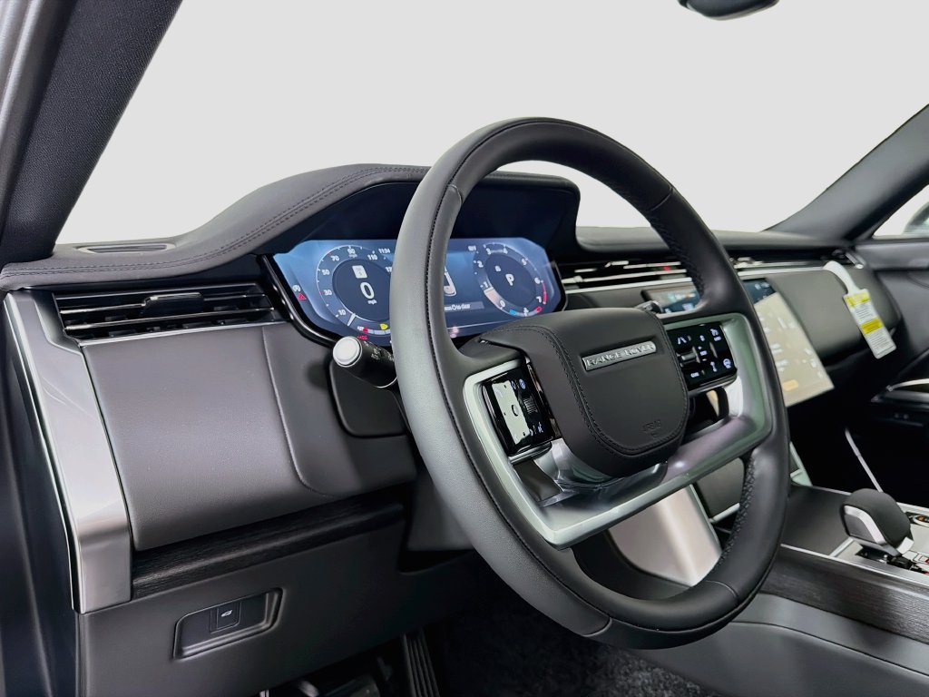 New 2027 Santorini Black Land Rover SE image 9