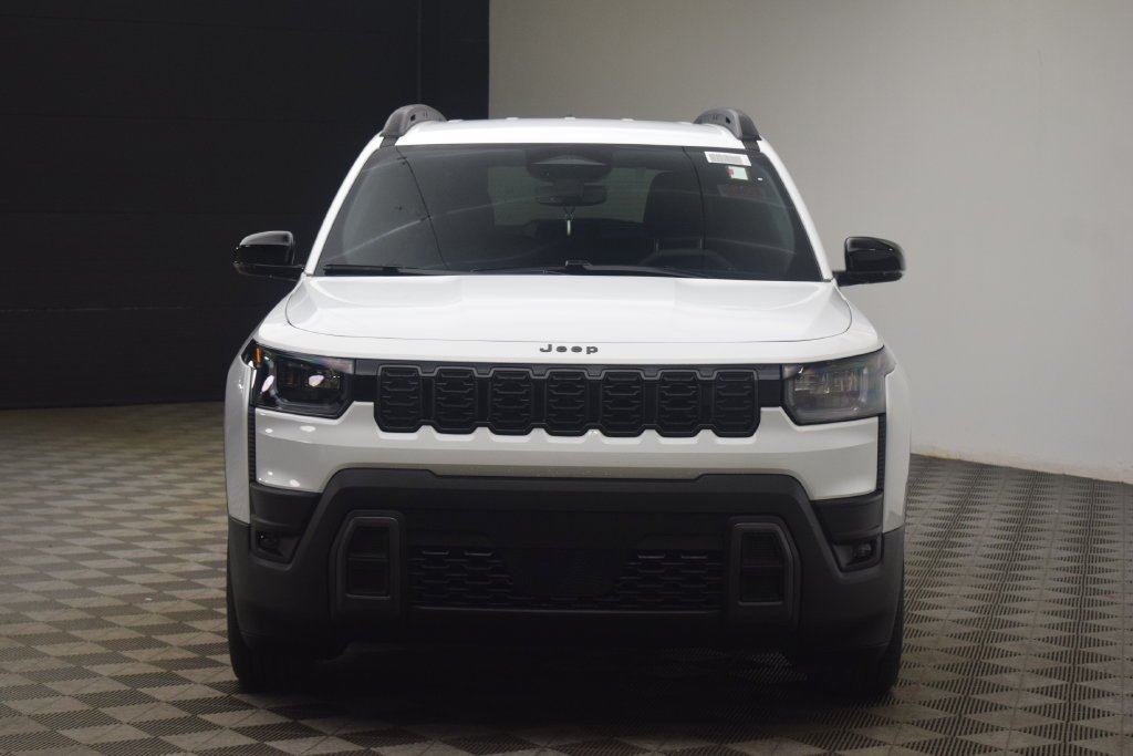 New 2026 Bright White Clear-Coat Exterior Paint Jeep Limited image 2