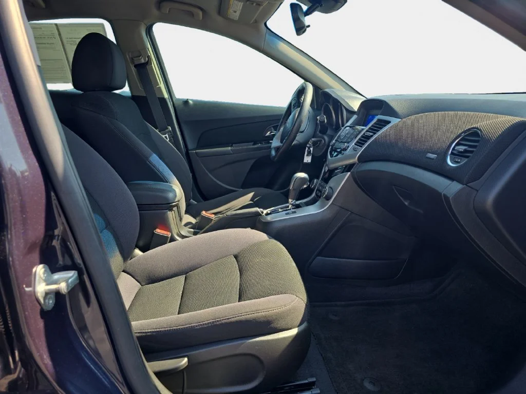 Used 2014 Blue Ray Metallic Chevrolet 1LT image 18