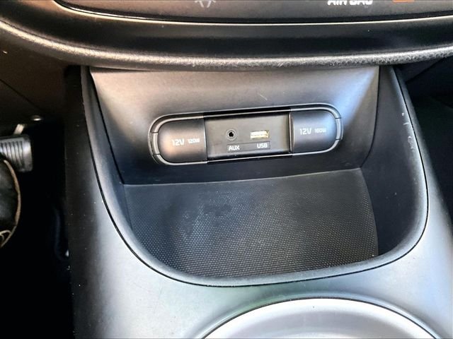 Used 2017 Red Kia Plus image 27