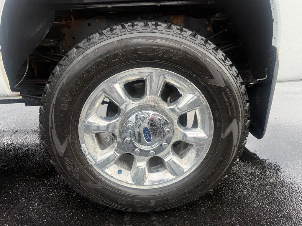 Used 2016 Oxford White Ford Lariat image 41