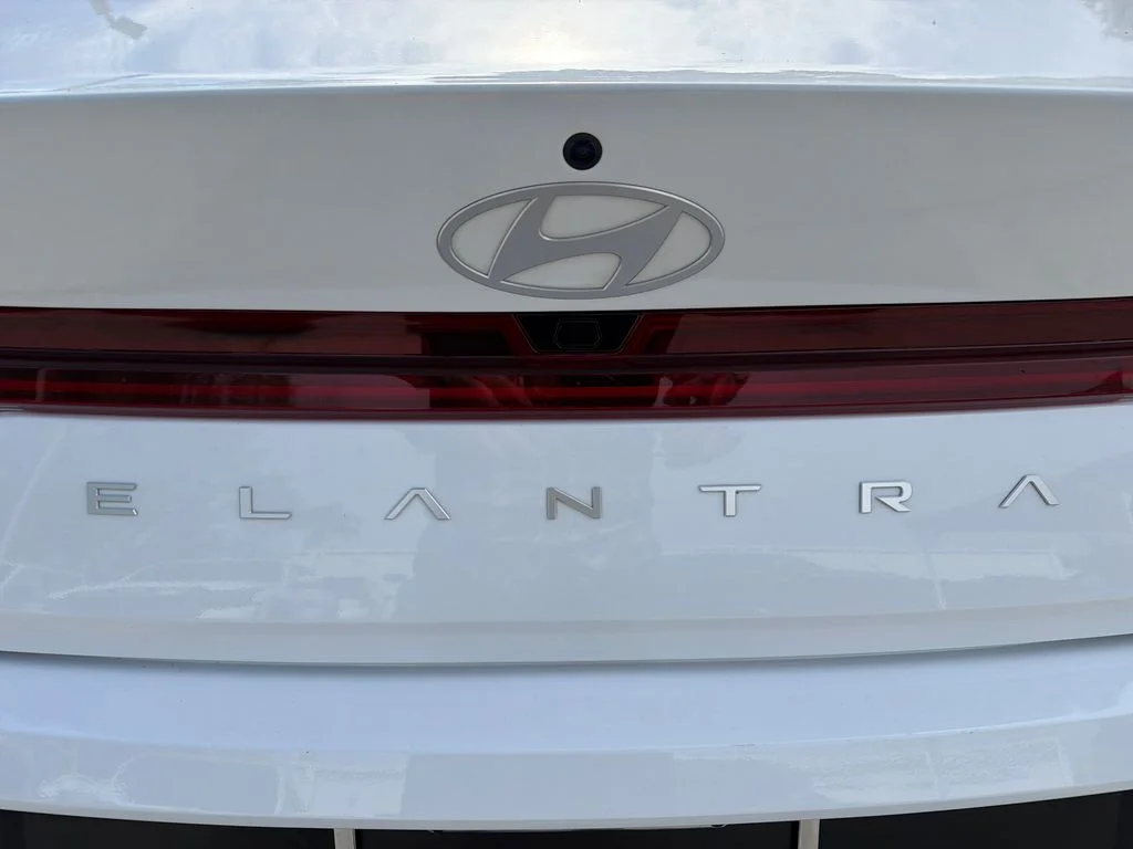 Used 2024 White Hyundai SEL image 10