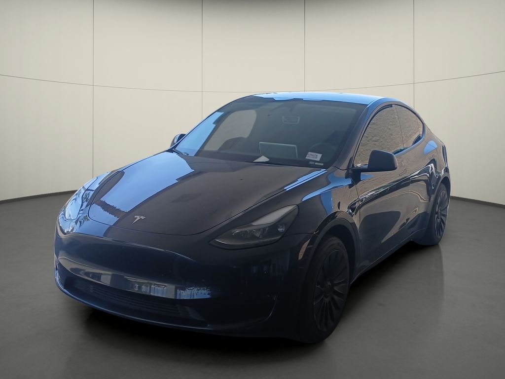Used 2024  Tesla Standard Range image 3