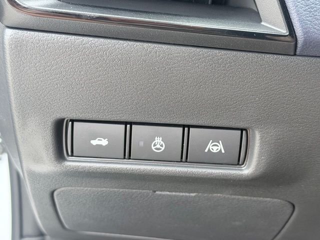 New 2026 Aspen White TriCoat Nissan SL image 21