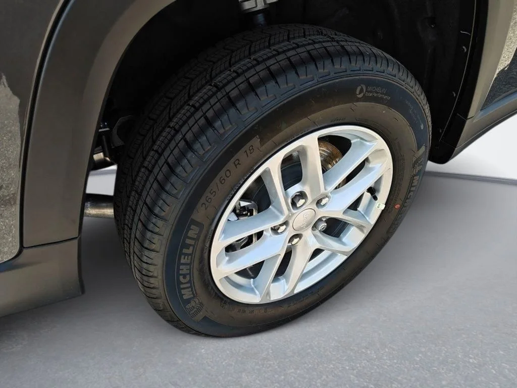 New 2026 Baltic Gray Metallic Clearcoat Jeep Laredo image 11