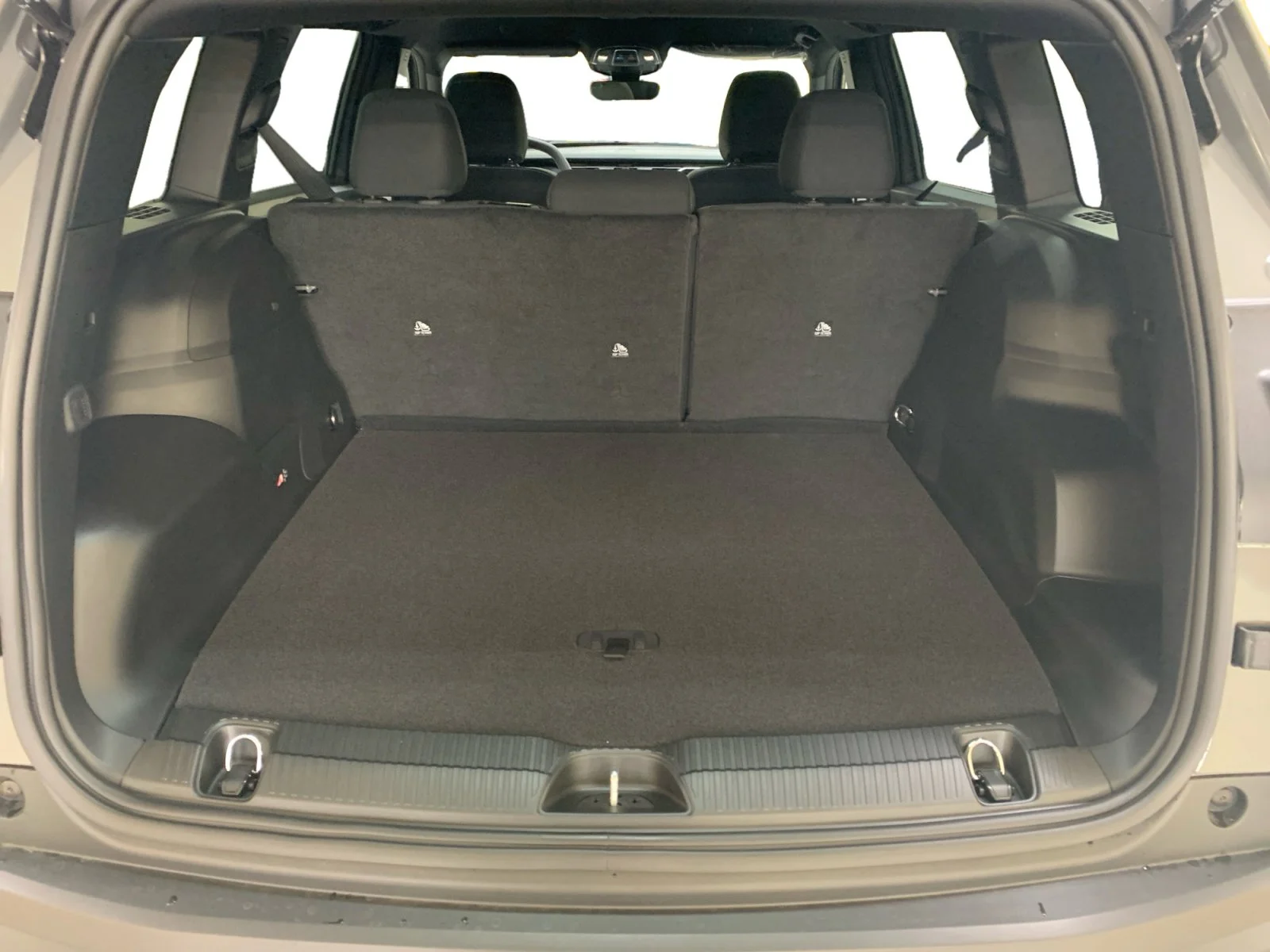 New 2026 Sting-Grey Jeep Laredo image 19