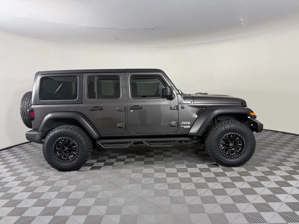 Used 2018 Gray Jeep Unlimited Sport S image 9