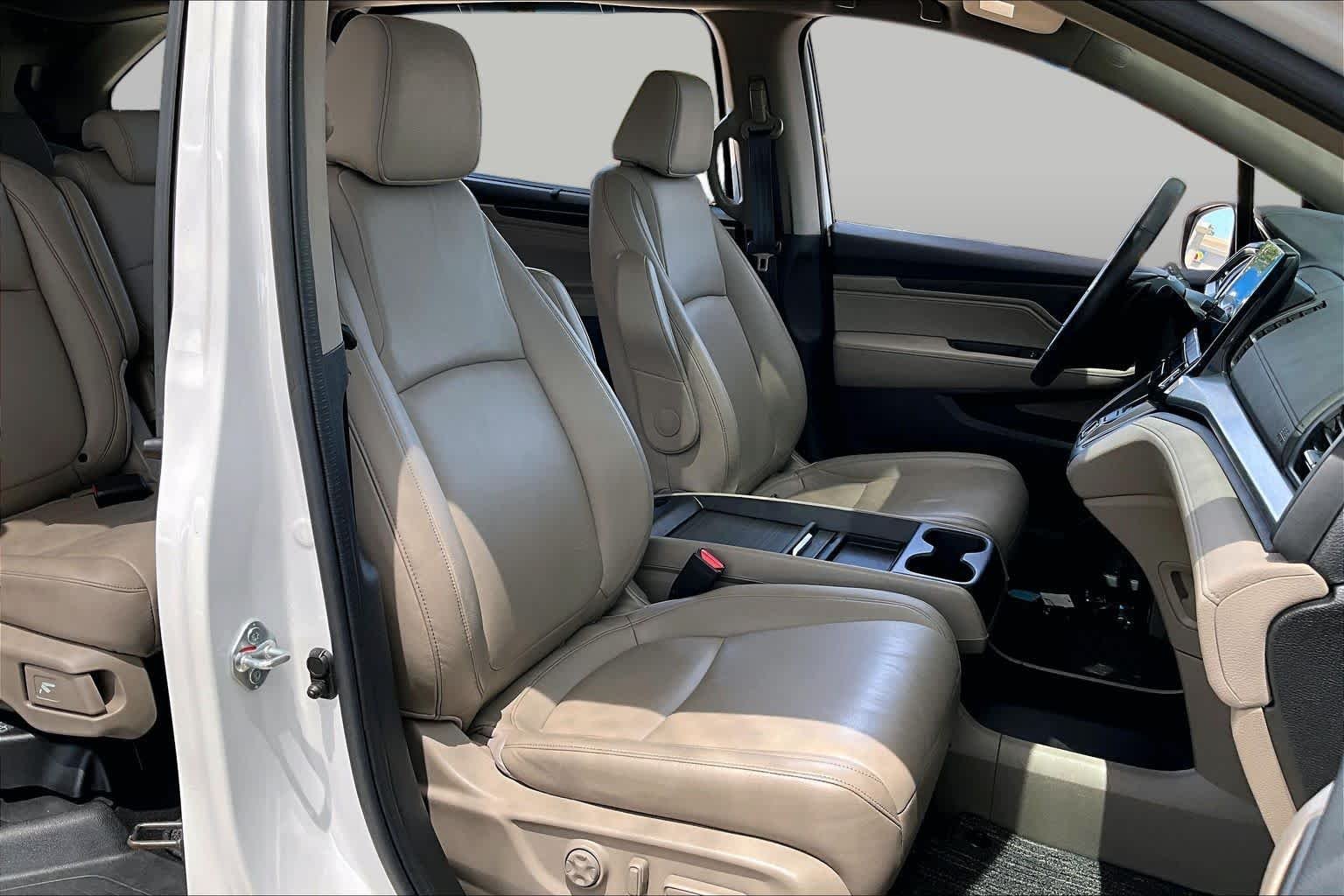 Used 2023 Platinum White Pearl Honda EX-L image 9