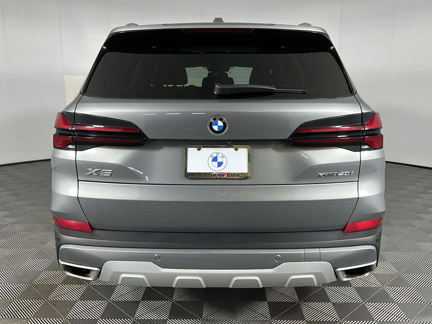 Used 2024 Skyscraper Grey Metallic BMW xDrive40i image 25