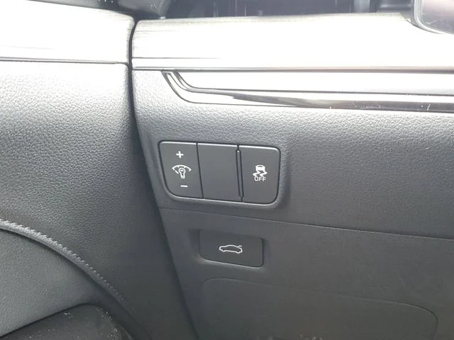 2025 Kia K5 EX - Photo 17