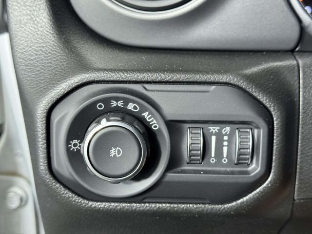 Used 2022 Silver Jeep Unlimited Sport S image 20