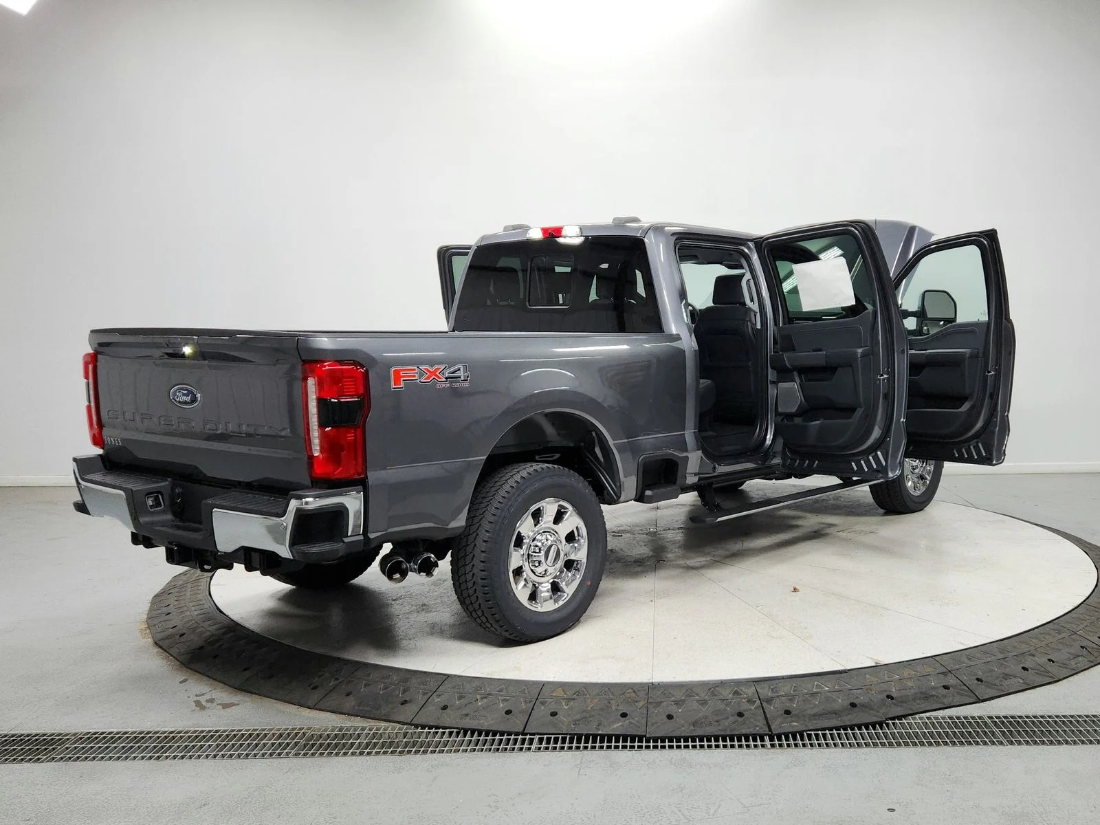 New 2026 Carbonized Gray Metallic Ford F-250® Lariat® image 15