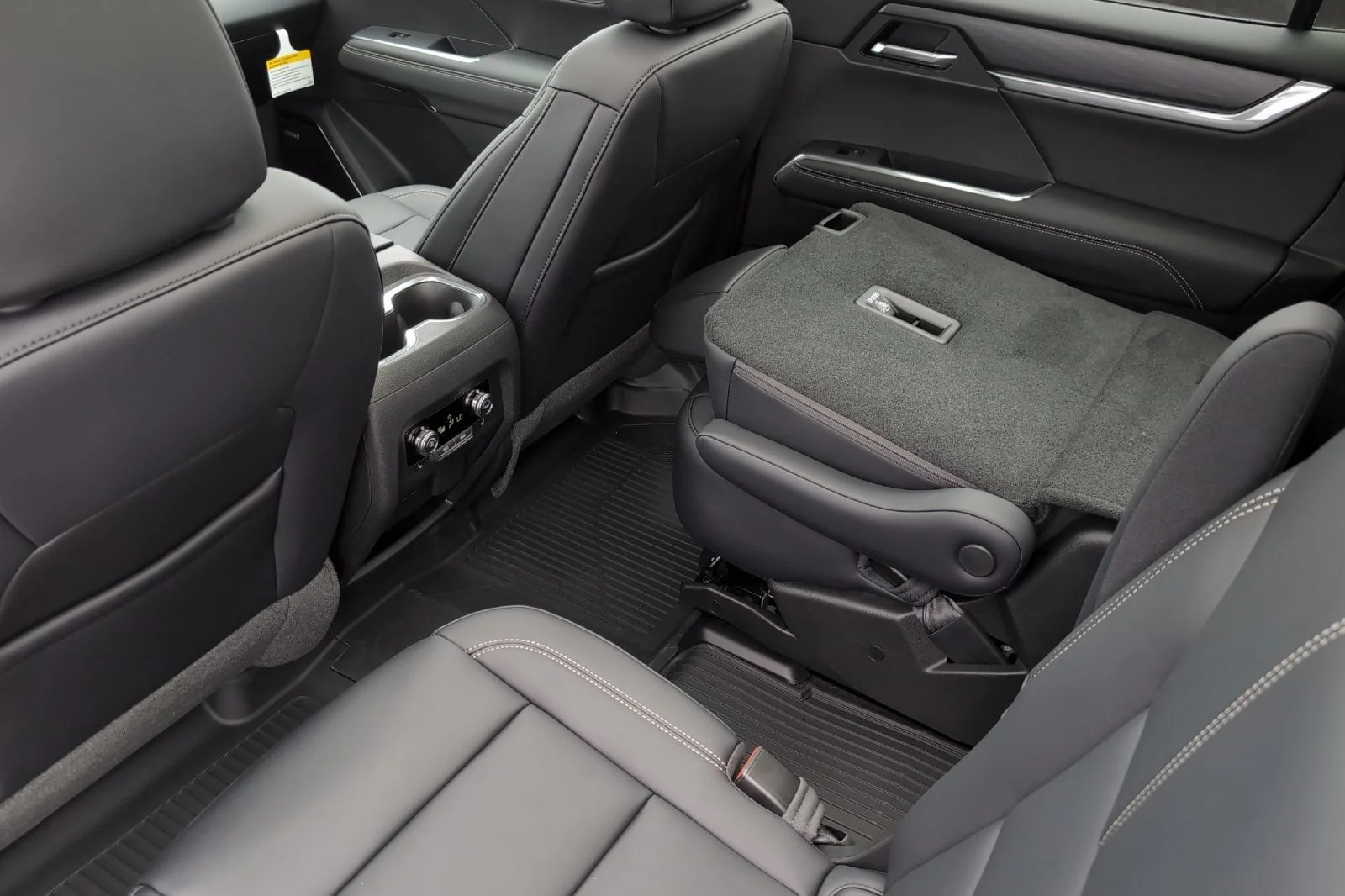 2026 GMC Acadia Elevation - Photo 12
