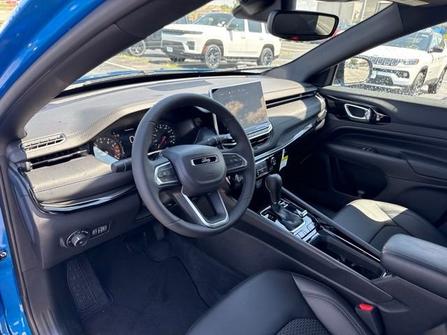 New 2026 Hydro Blue Pearlcoat Jeep Latitude image 11