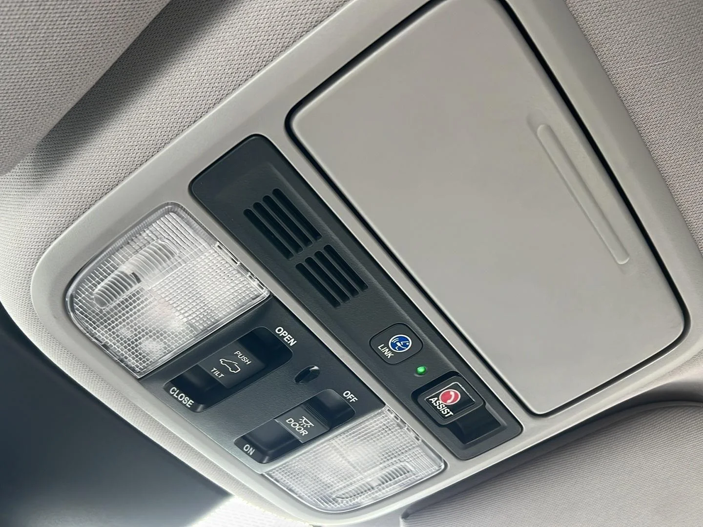2024 Honda Odyssey Elite - Photo 13