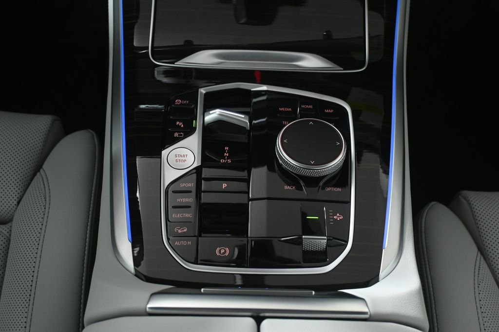 New 2026 Black Sapphire Metallic BMW xDrive50e image 22